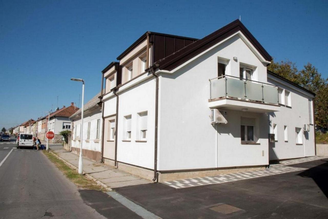 Apartmani Oaza Дарувар Екстериор снимка